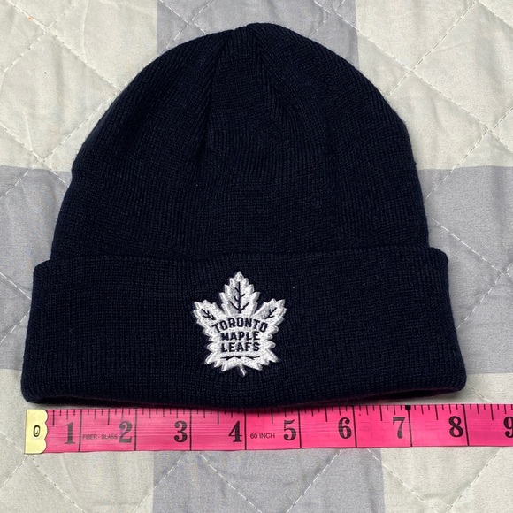 Navy Blue Toronto Maple Leafs Winter Beanie (Youth) - Picture 2 of 7